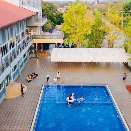 Sky View Resort Buriram Exterior foto